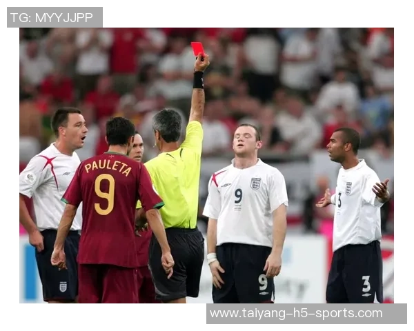 哈维西蒙斯与鲁尼亲密对话合影分享表达深切敬意与荣幸之情